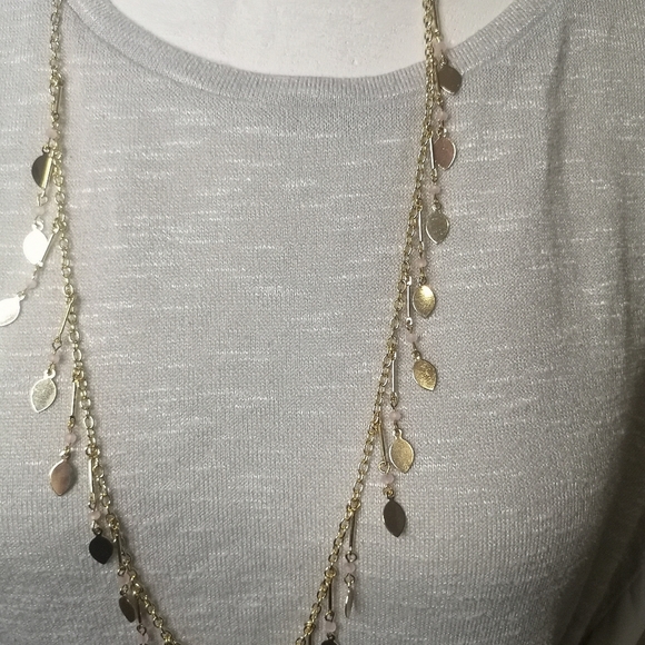 Banana Republic Gold tone long necklace with pink crystals - Picture 4 of 5